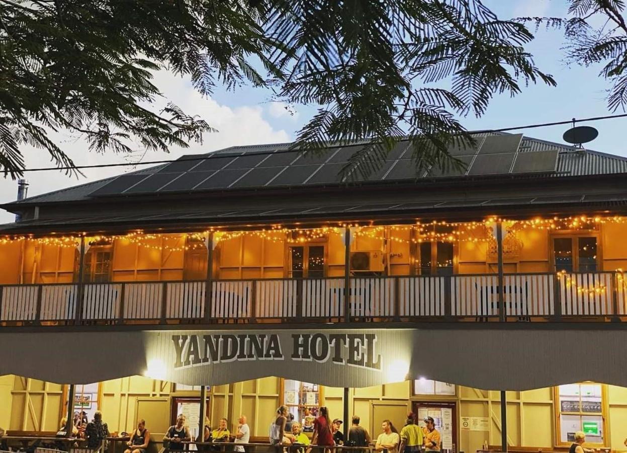Yandina Hotel Kültér fotó