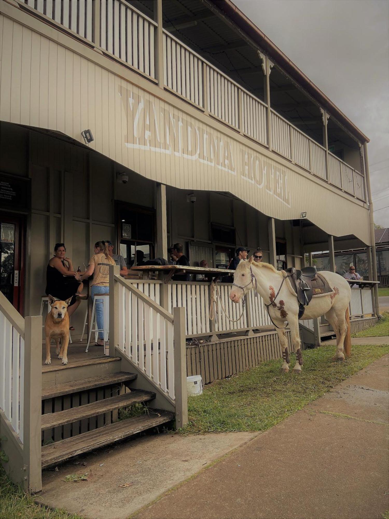 Yandina Hotel Kültér fotó